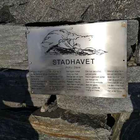 Nyoppusset Leilighet. Dusj Med Steambad. Aheim Exterior foto