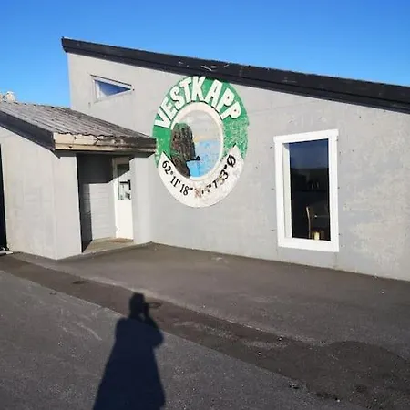 Nyoppusset Leilighet. Dusj Med Steambad. Aheim Exterior foto