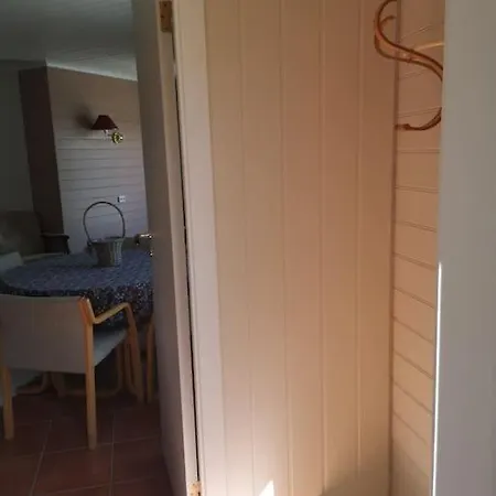 Nyoppusset Leilighet. Dusj Med Steambad. Aheim Exterior foto