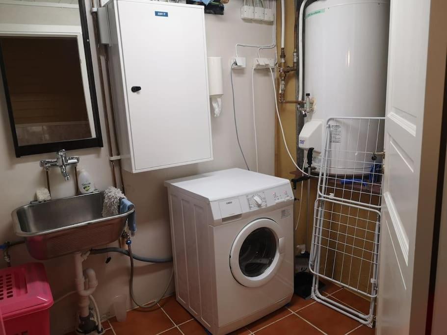 Nyoppusset Leilighet. Dusj Med Steambad. Appartement