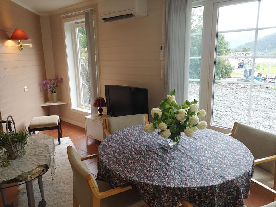 Apartment Nyoppusset Leilighet. Dusj Med Steambad. Aheim